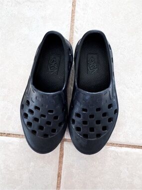 Vans • Slip-On Trek Shoes